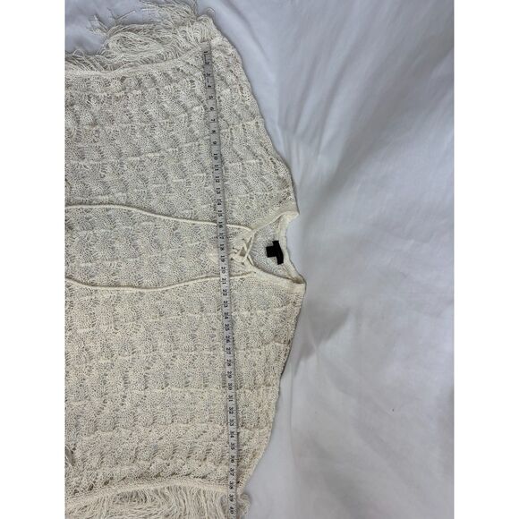 Steve Madden Crochet Fringe Poncho Cream One Size Coastal Bohemian Boho Beachy - Picture 10 of 10